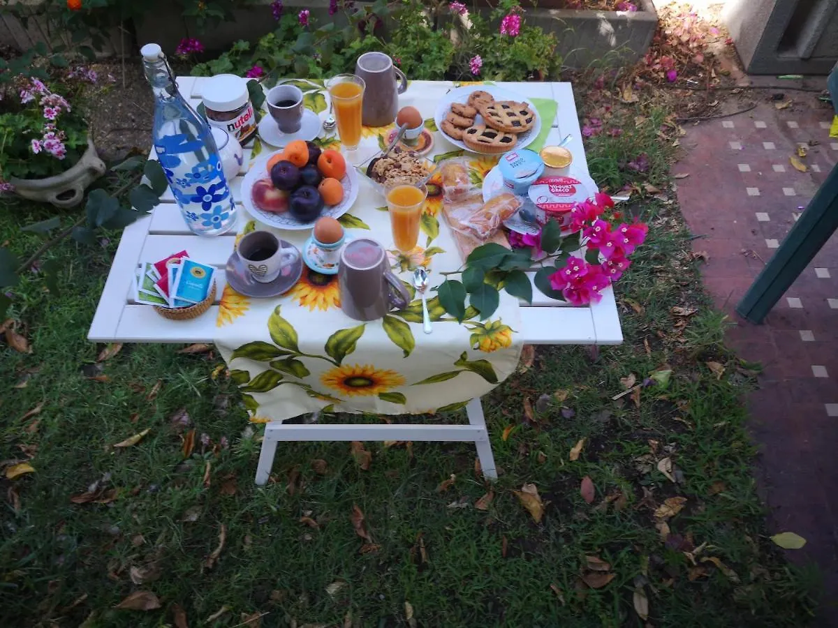 ** Guest house Il Giardino Di Anna - Charming Rooms In Cagliari Italy