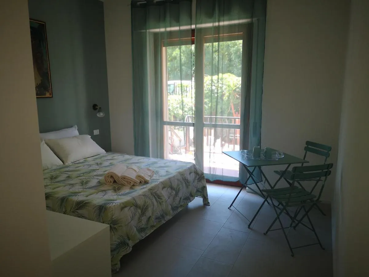 Il Giardino Di Anna - Charming Rooms In Cagliari 2*,  Italy